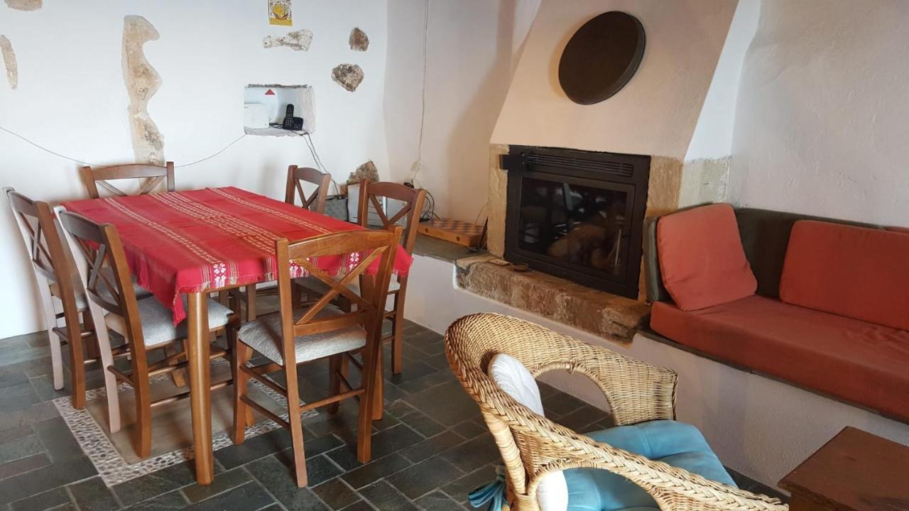 Athina Guesthouse Monemvasia Exterior photo