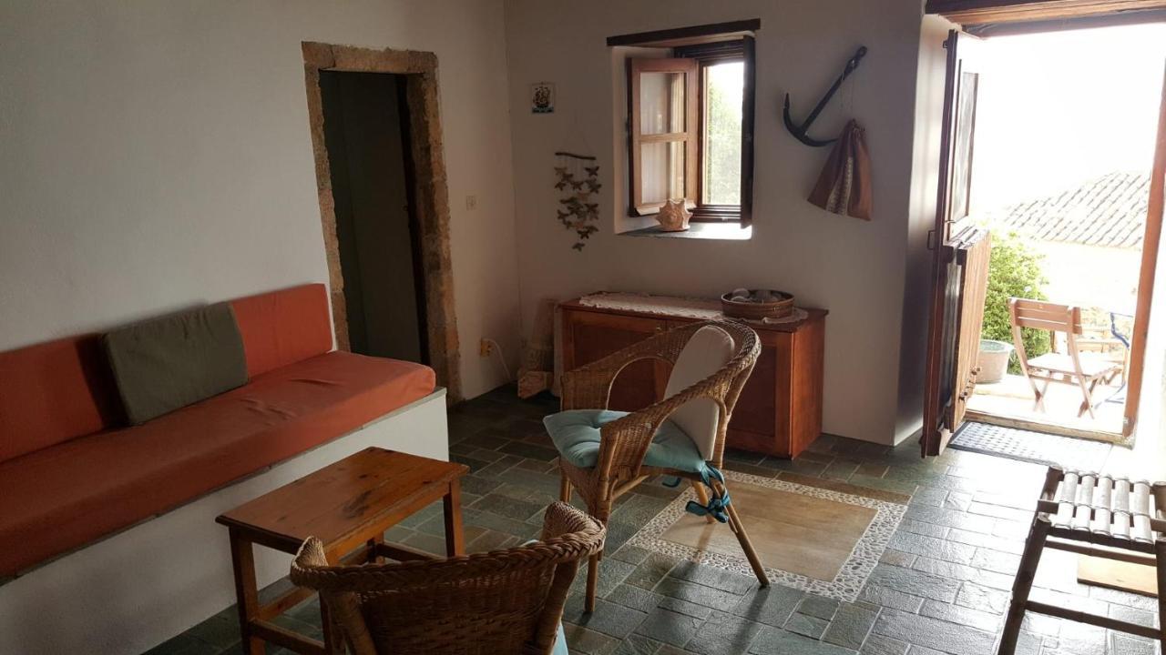 Athina Guesthouse Monemvasia Exterior photo